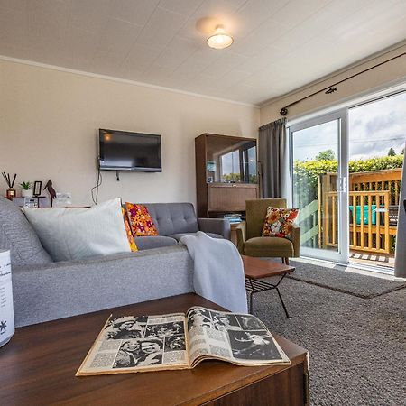 Central Riverside Retreat - Taupo Holiday Home מראה חיצוני תמונה